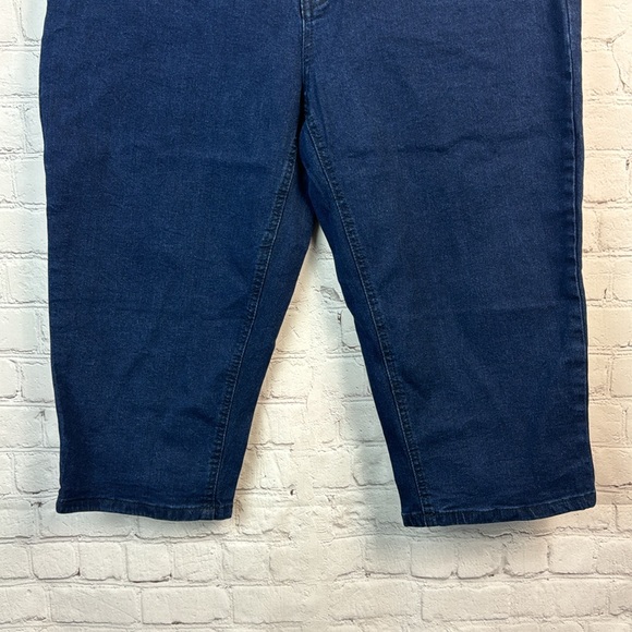 BloomChic Dark Wash Stretchy High Rise Capri Jeans Plus Size 14 - Picture 4 of 5